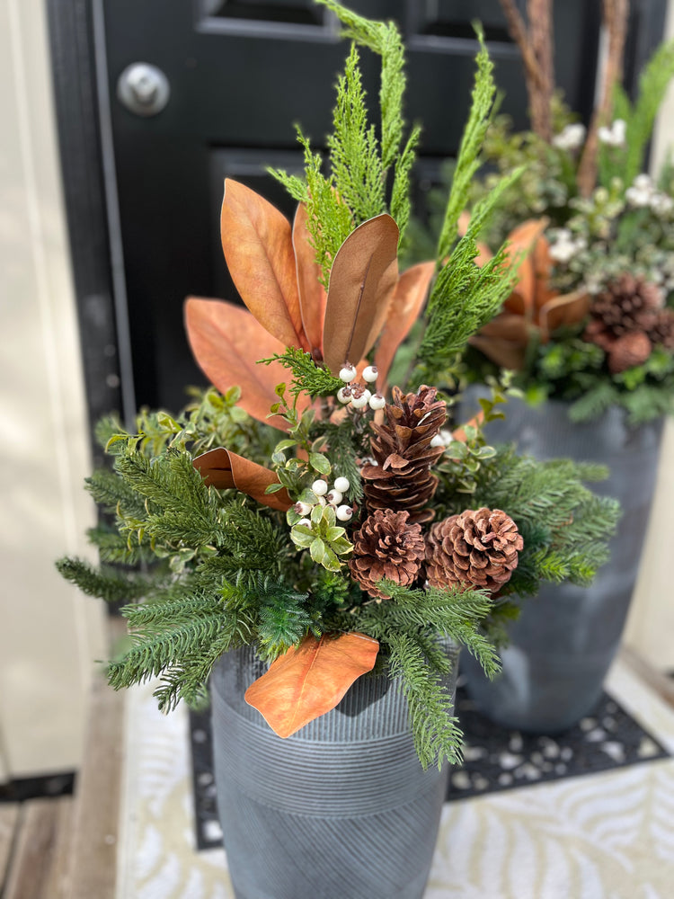 Medium winter planter